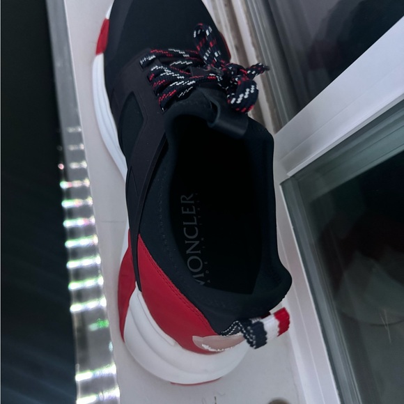 Men\'s Black and Red Sneakers